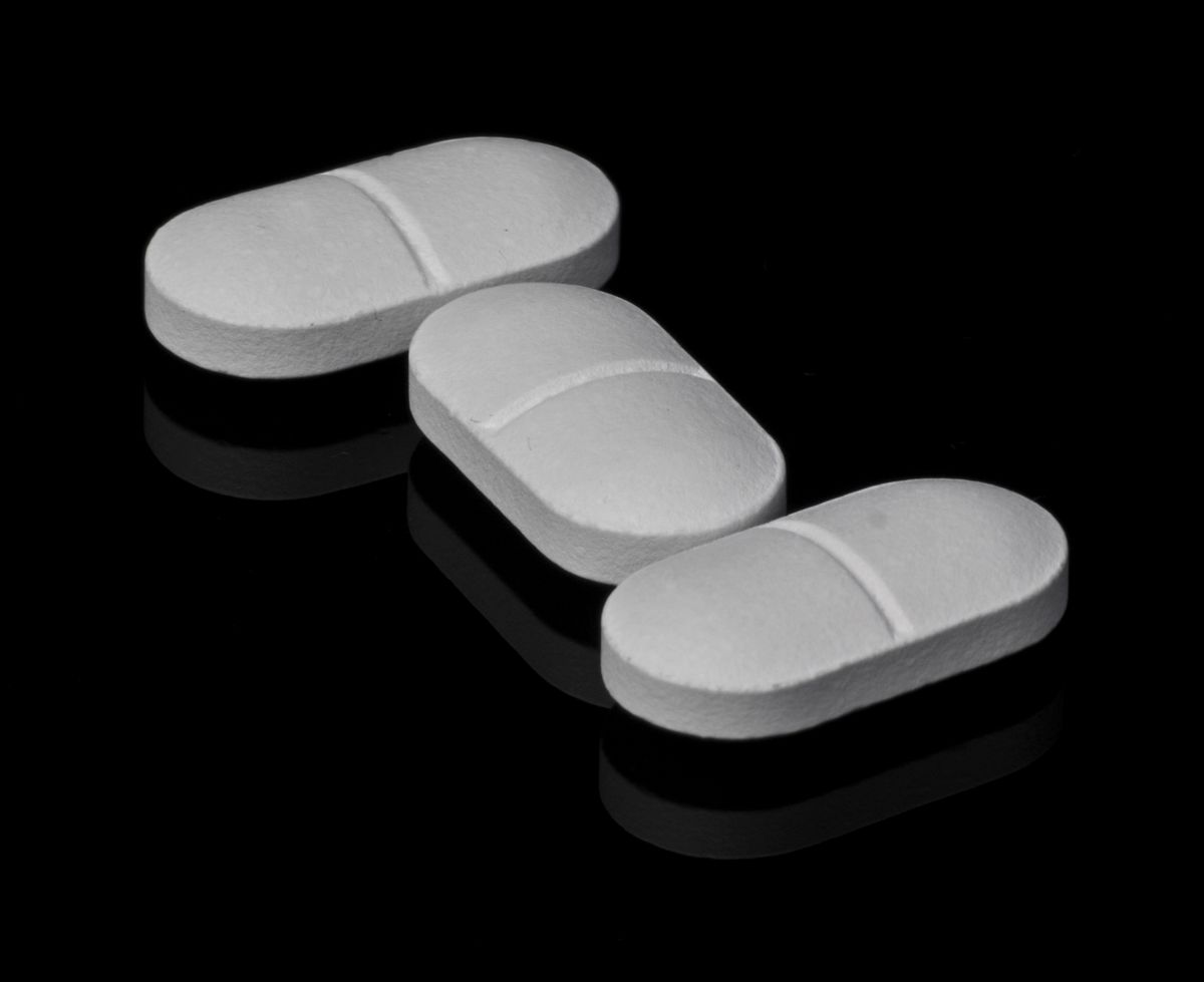 White round tablets — aspirin safety warning