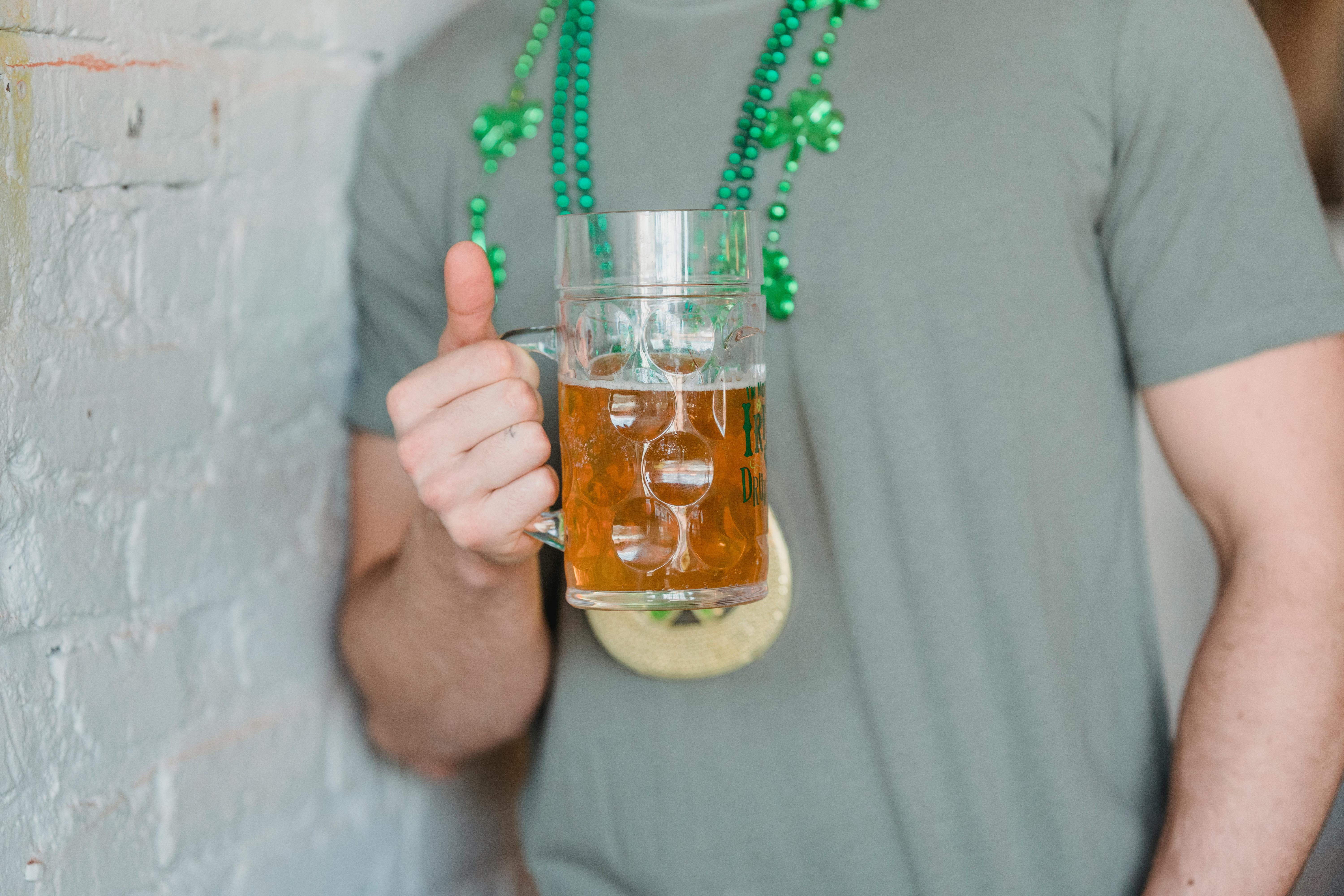 Pinta de cerveza irlandesa: auténtico sabor y tradición