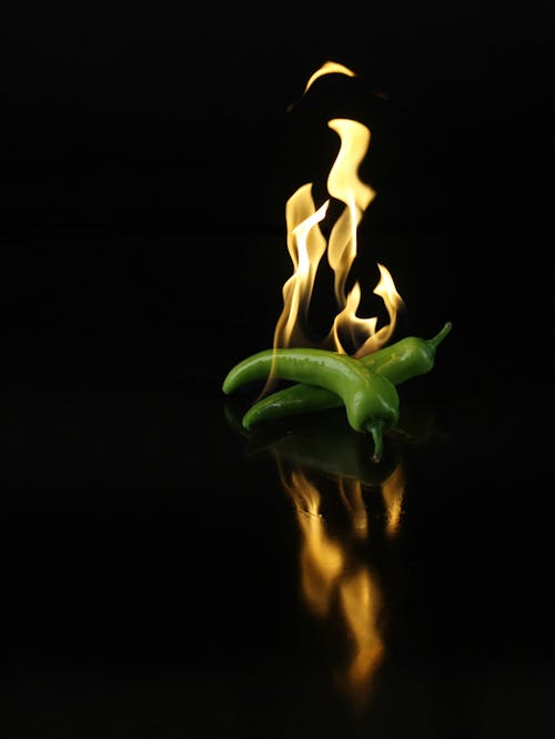 Peperoncino Rosso Verde Con Il Fuoco