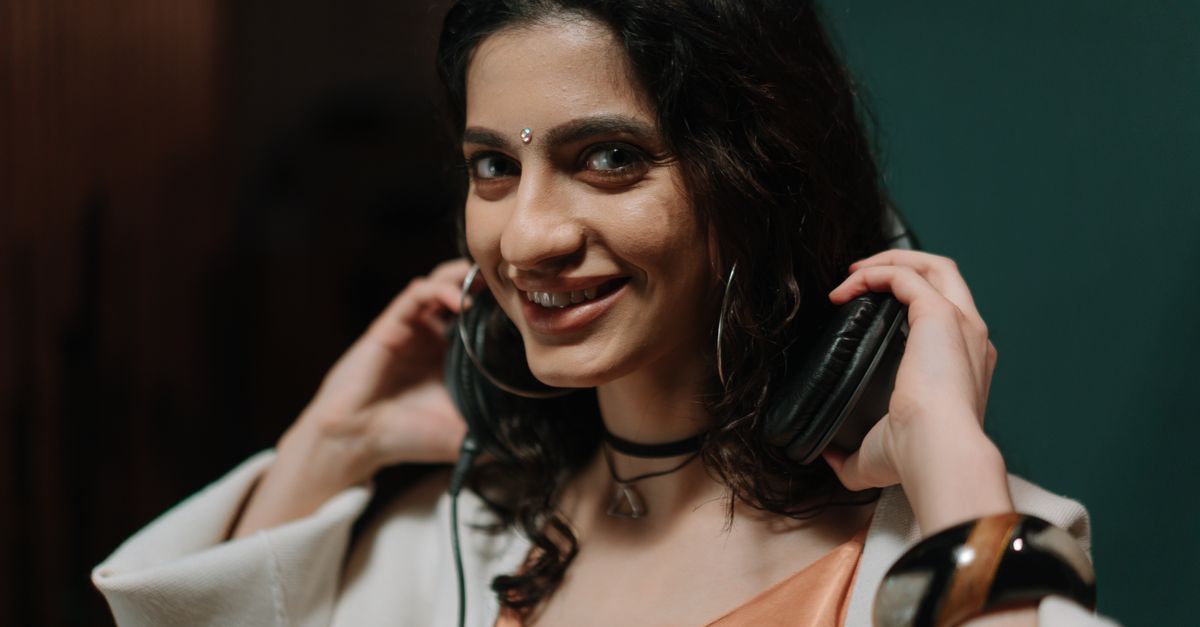 Kangana Ranaut Defends Maithili Thakur Over Rolls-Royce Trolling
