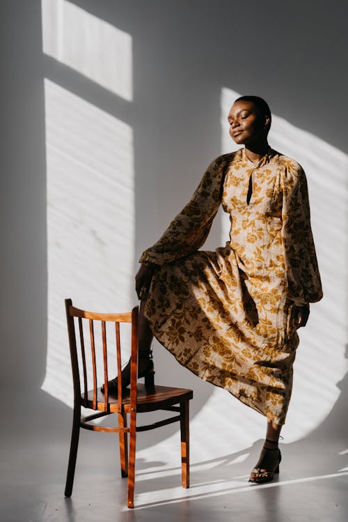 Gratis stockfoto met Afro-Amerikaans, bloemenprint, fashion