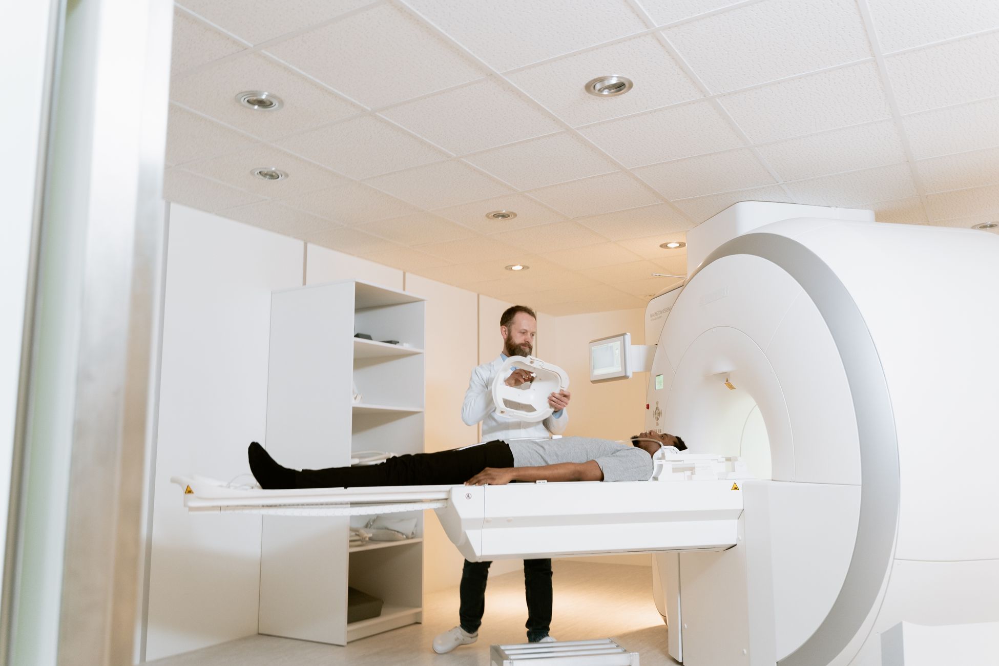 Vriendinnen starten inzamelingsactie voor Sam (24) na MS-diagnose