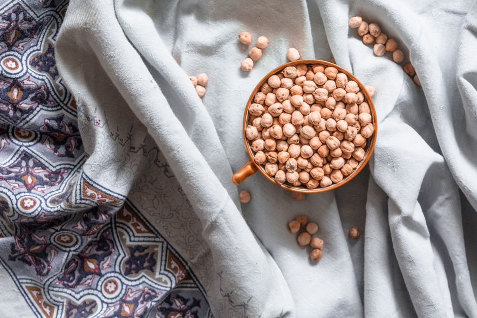The Home Cook's Guide to Aquafaba: Transforming Chickpea Water into Vegan Meringues, Mousses, and Mayonnaise