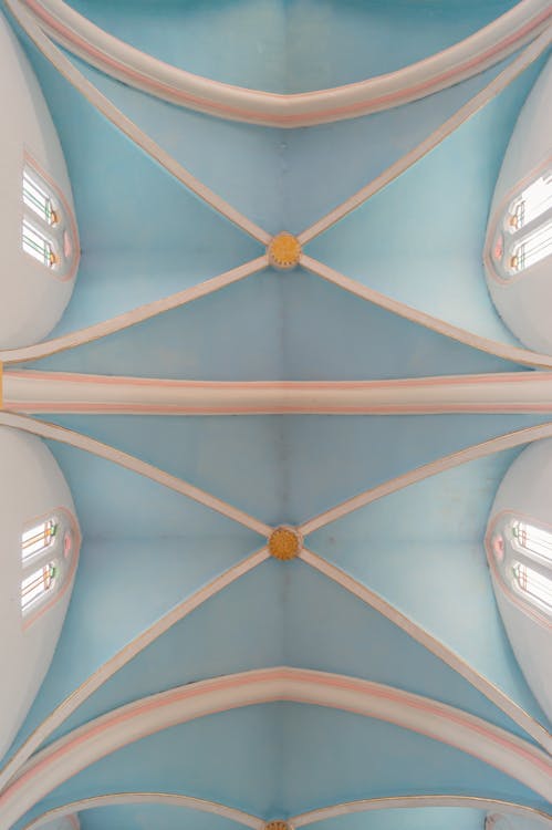 Free Arch Ceiling of a Concrete Structure Stock Photo