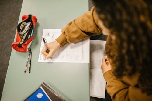 Gratis stockfoto met aan het studeren, aantekeningen, antwoordapparaat