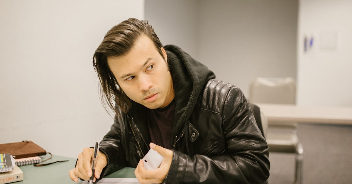 How to look mysterious in school