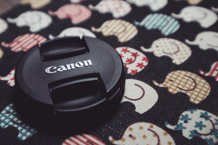 Round Black Canon Lens Cover