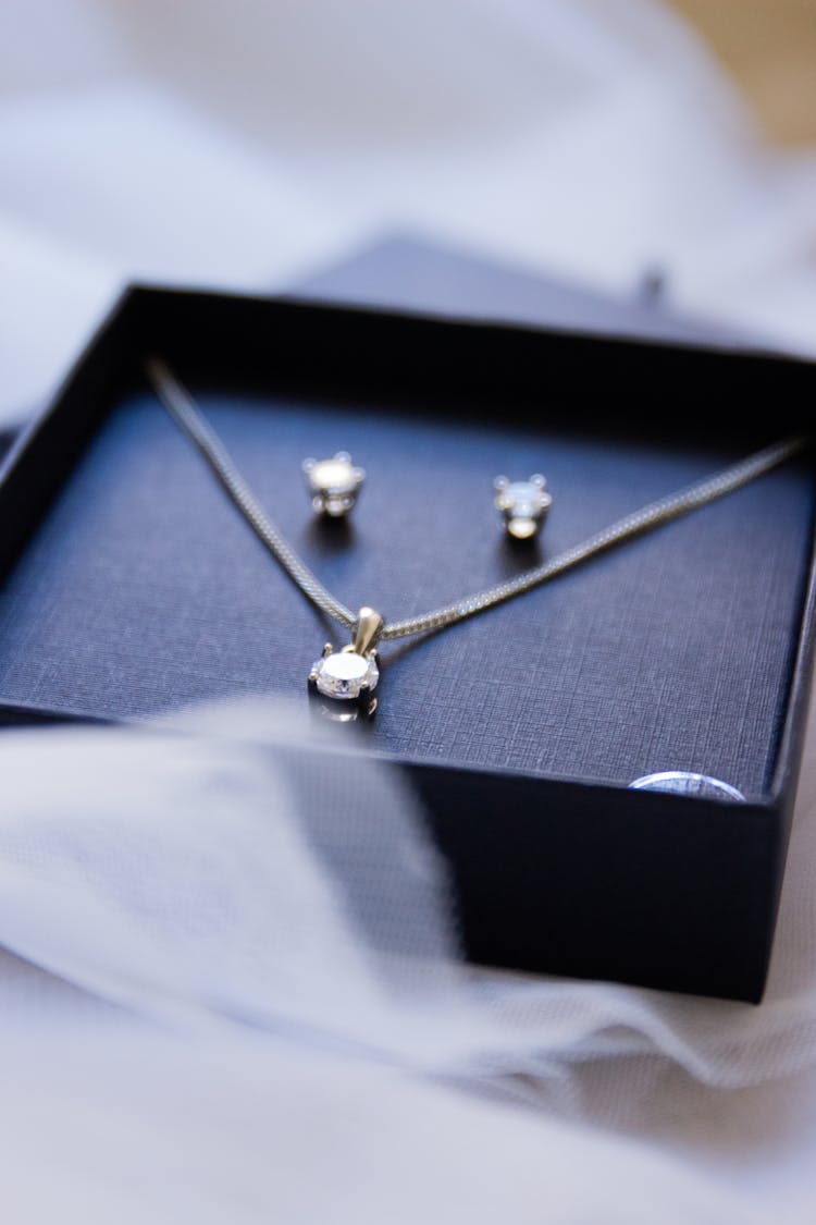 Diamond Silver Necklace And Earrings In Black Box