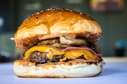 Close-Up Shot of a Cheeseburger