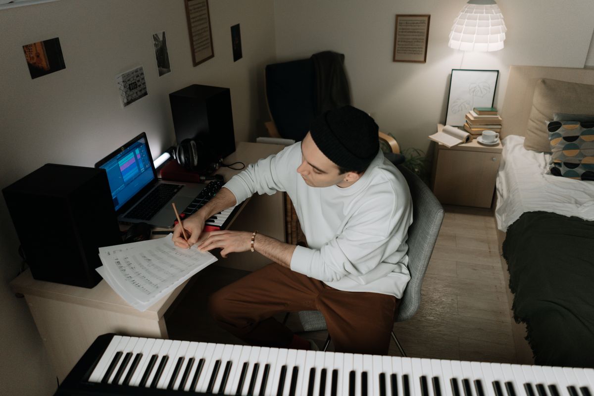Gemini compose de la musique : social listening 2026 et déclin ChatGPT
