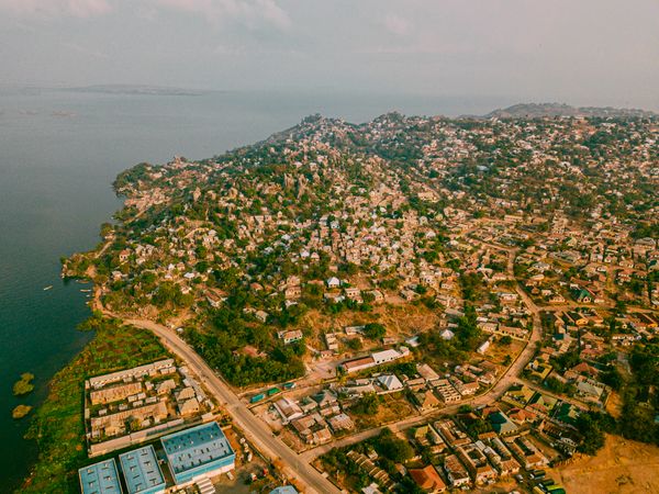 Cheap flights to Entebbe Uganda - Gorilla trekking flights