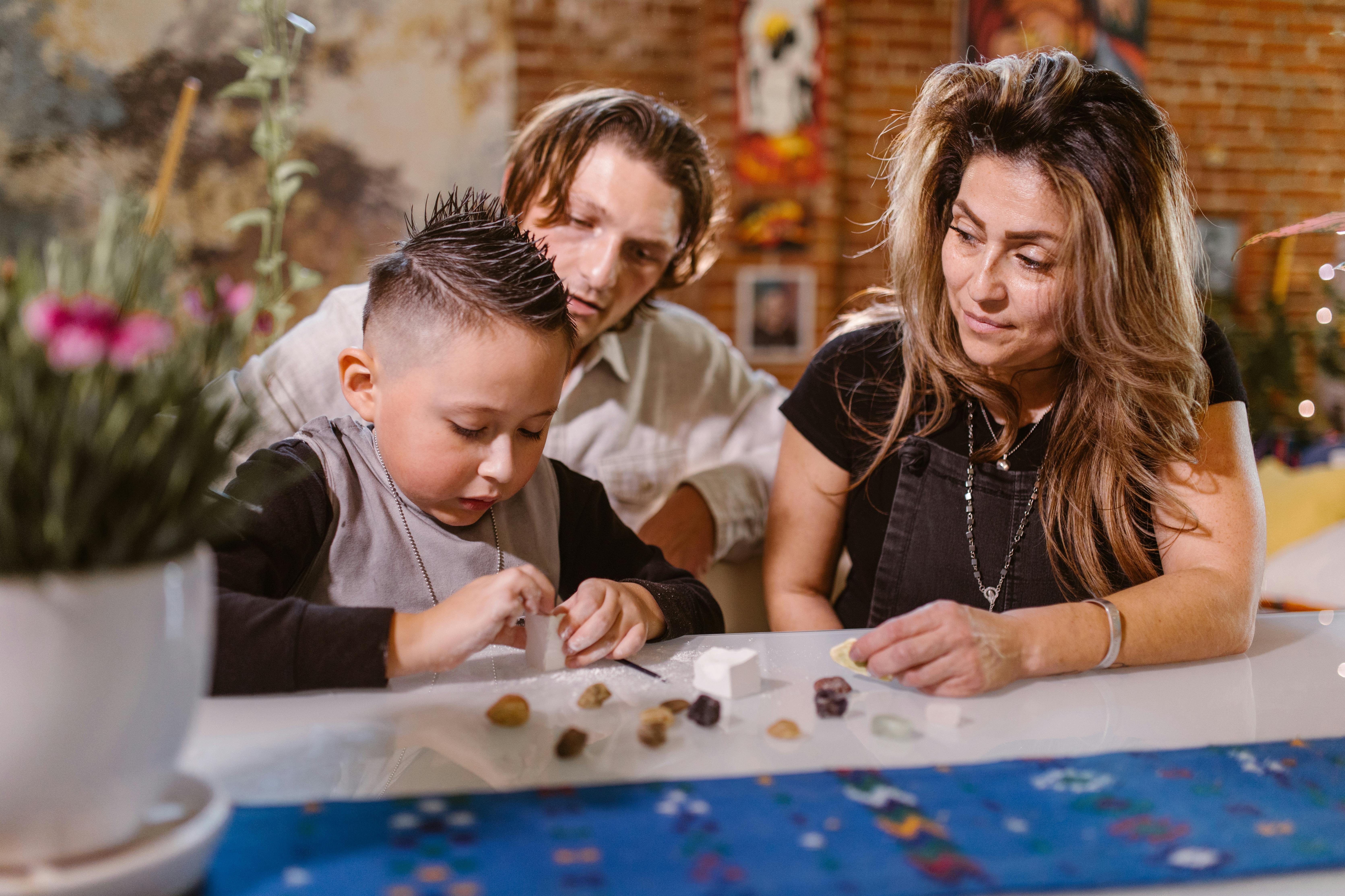 Educația Montessori acasă: pași de început pentru părinți