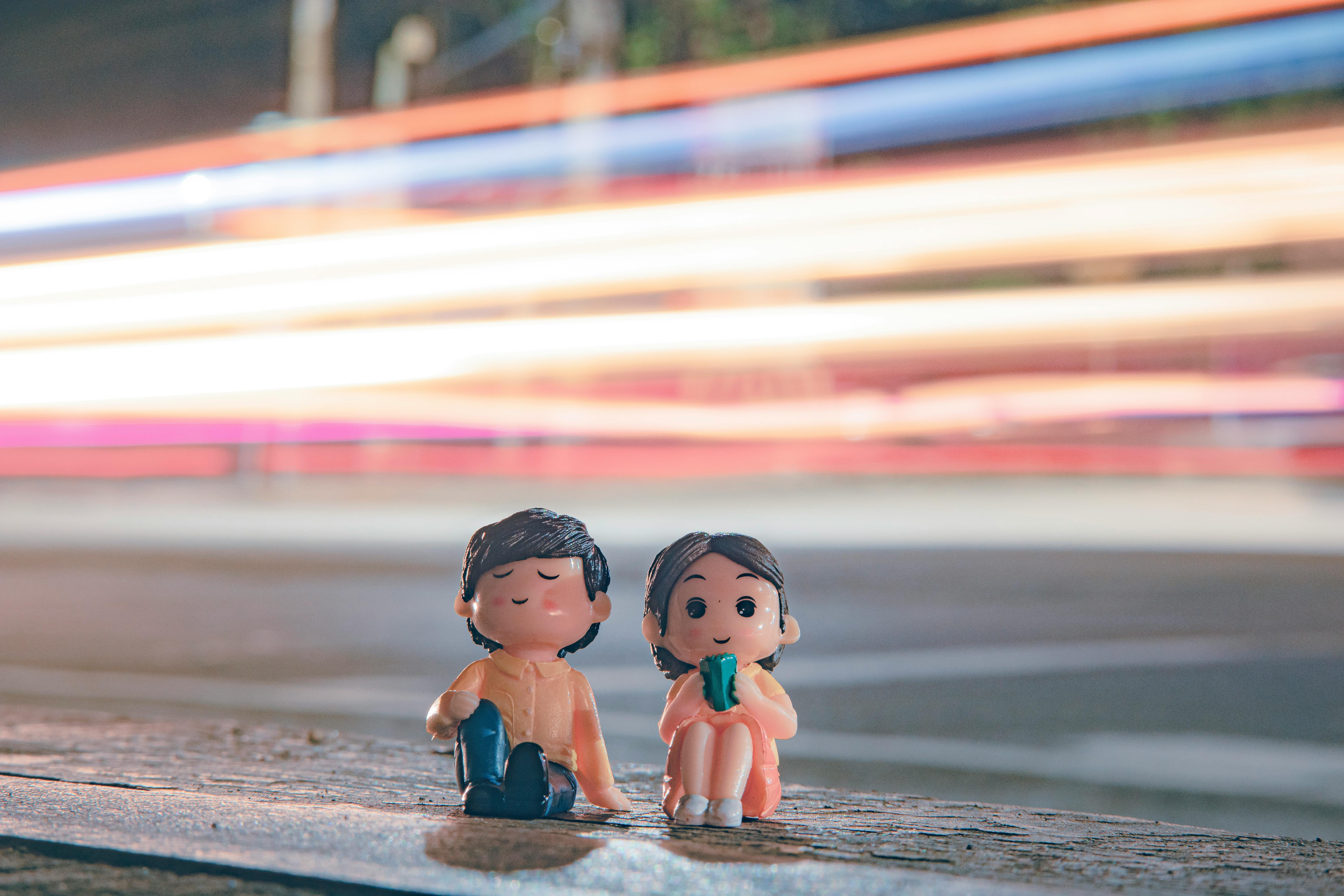 How do you date a girl who just got out of a relationship?