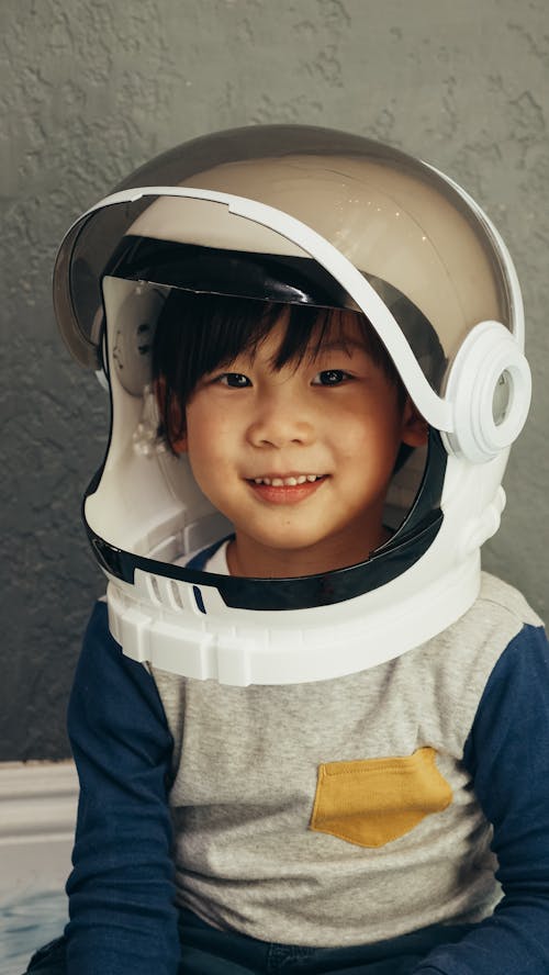 Ücretsiz astronot, asyalı çocuk, çalmak içeren Ücretsiz stok fotoğraf Stok Fotoğraflar