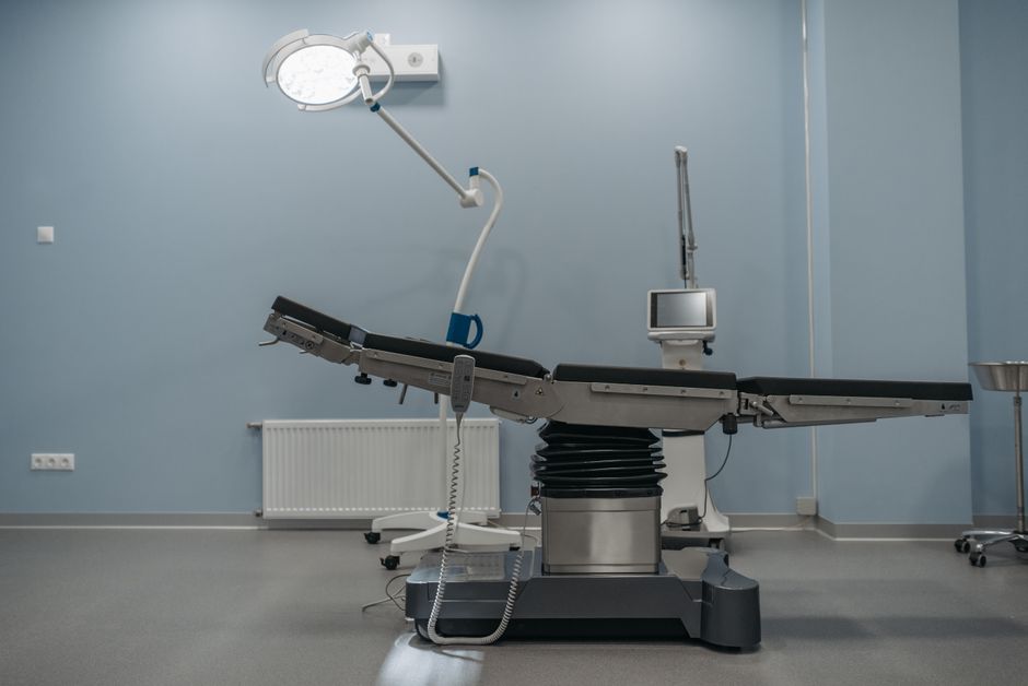 modern surgical suite with advanced body contouring equipment - Male chest liposuction modern surgical suite with advanced body contouring equipment - Male chest liposuction
