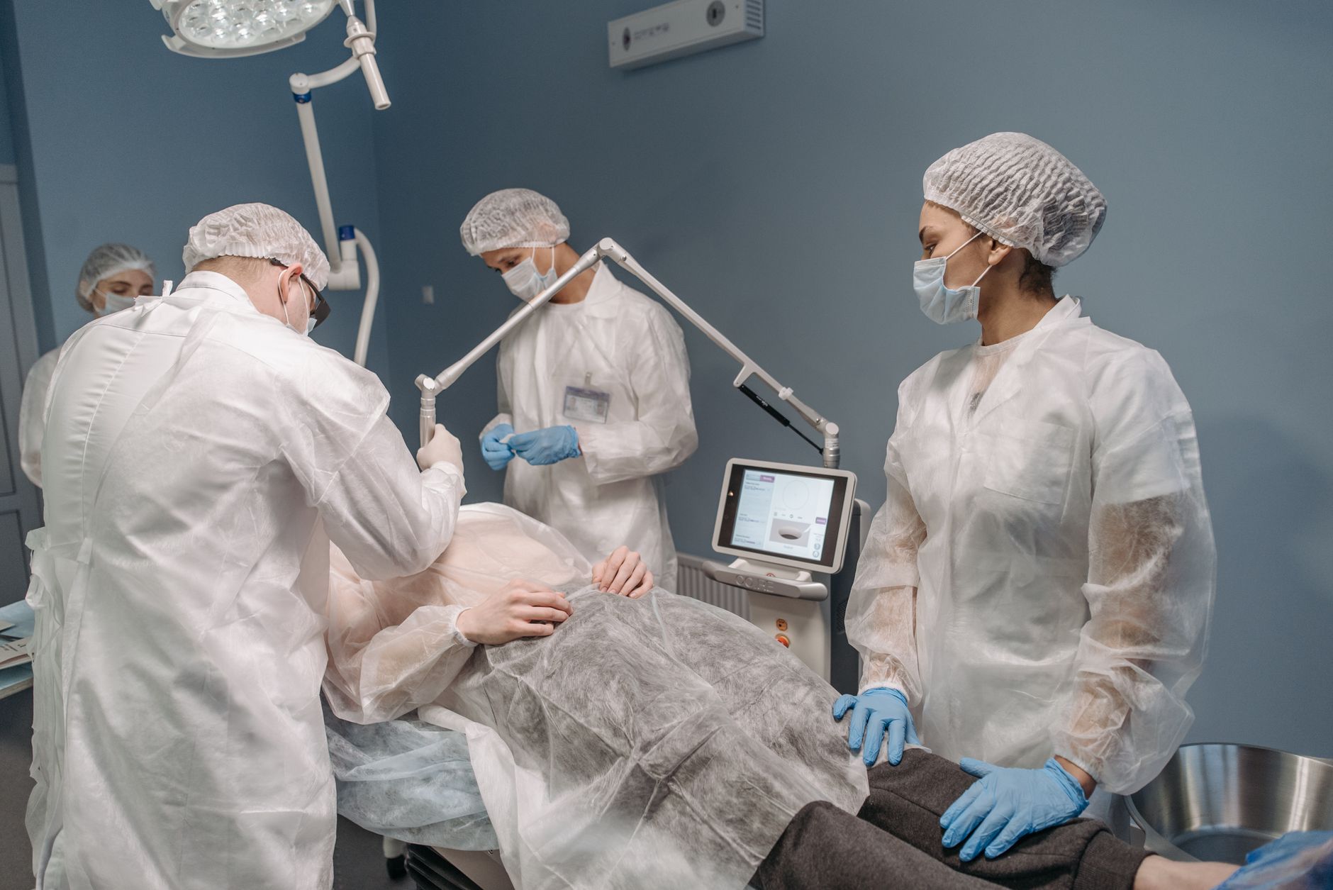 Cauterizing a Wound: A Doctor's Guide to Sealing and Healing