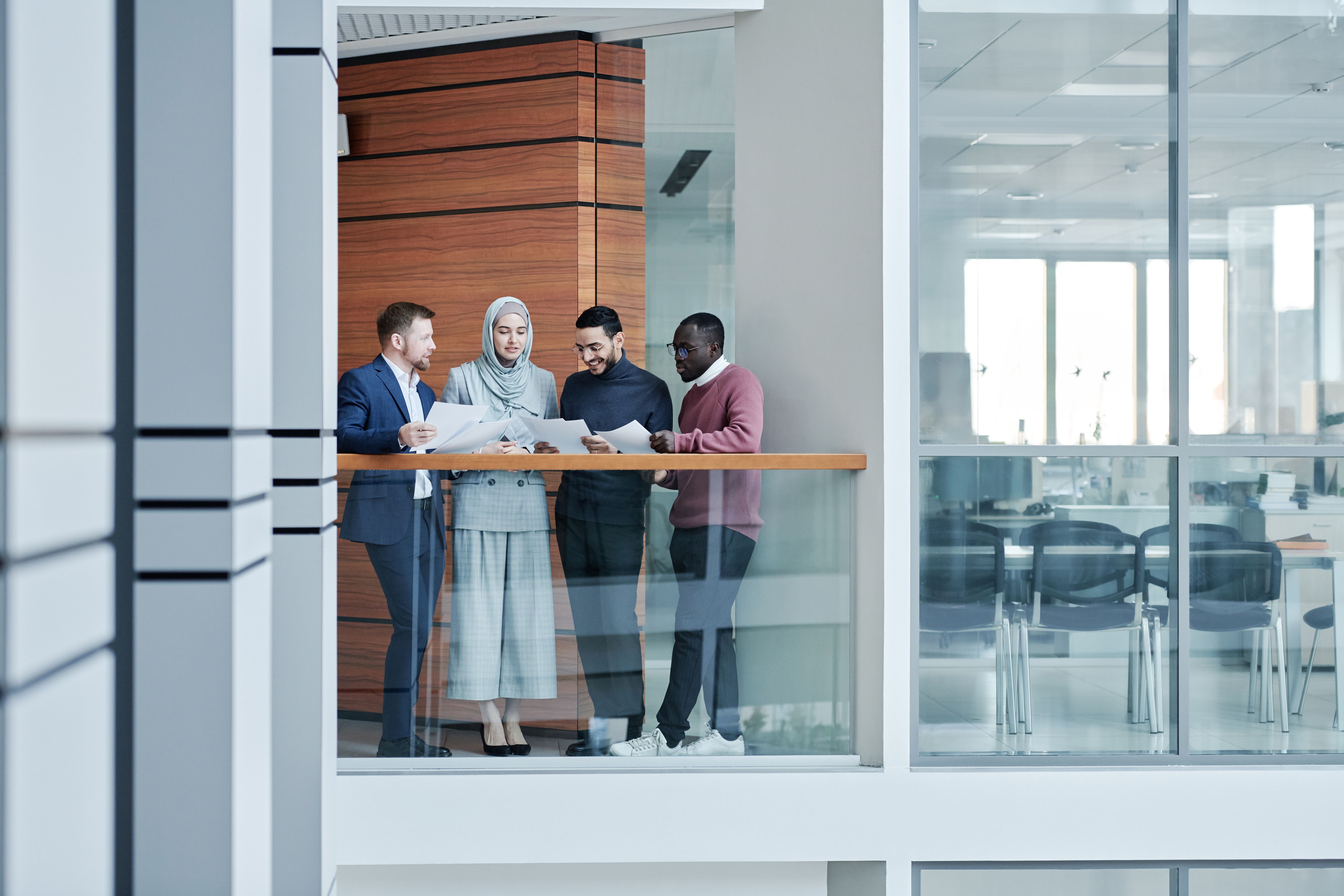 Frases clave para juntas de trabajo en inglés: lo que realmente se usa en la calle corporativa