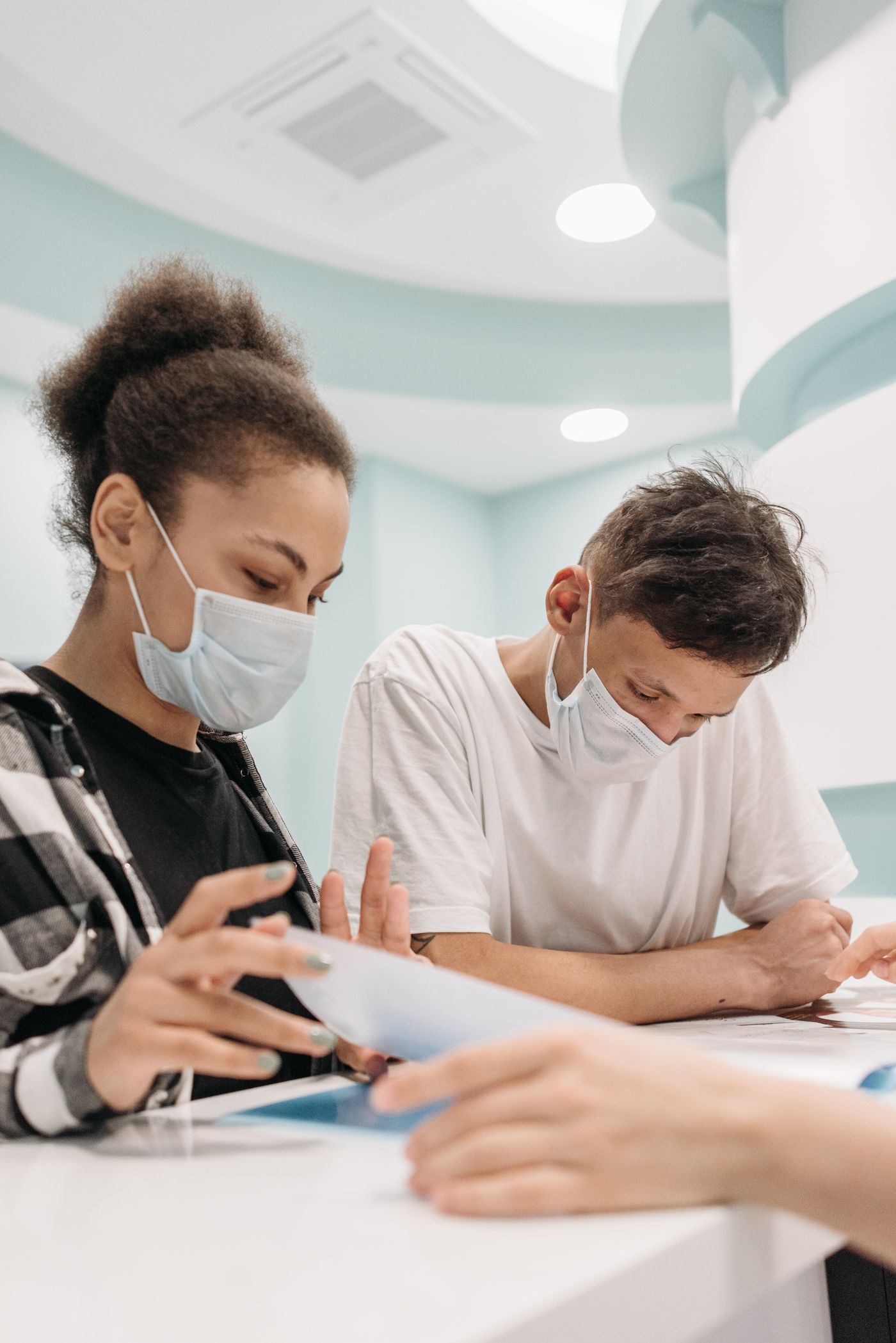 Patient dans un environnement professionnel correspondant à santé & soins