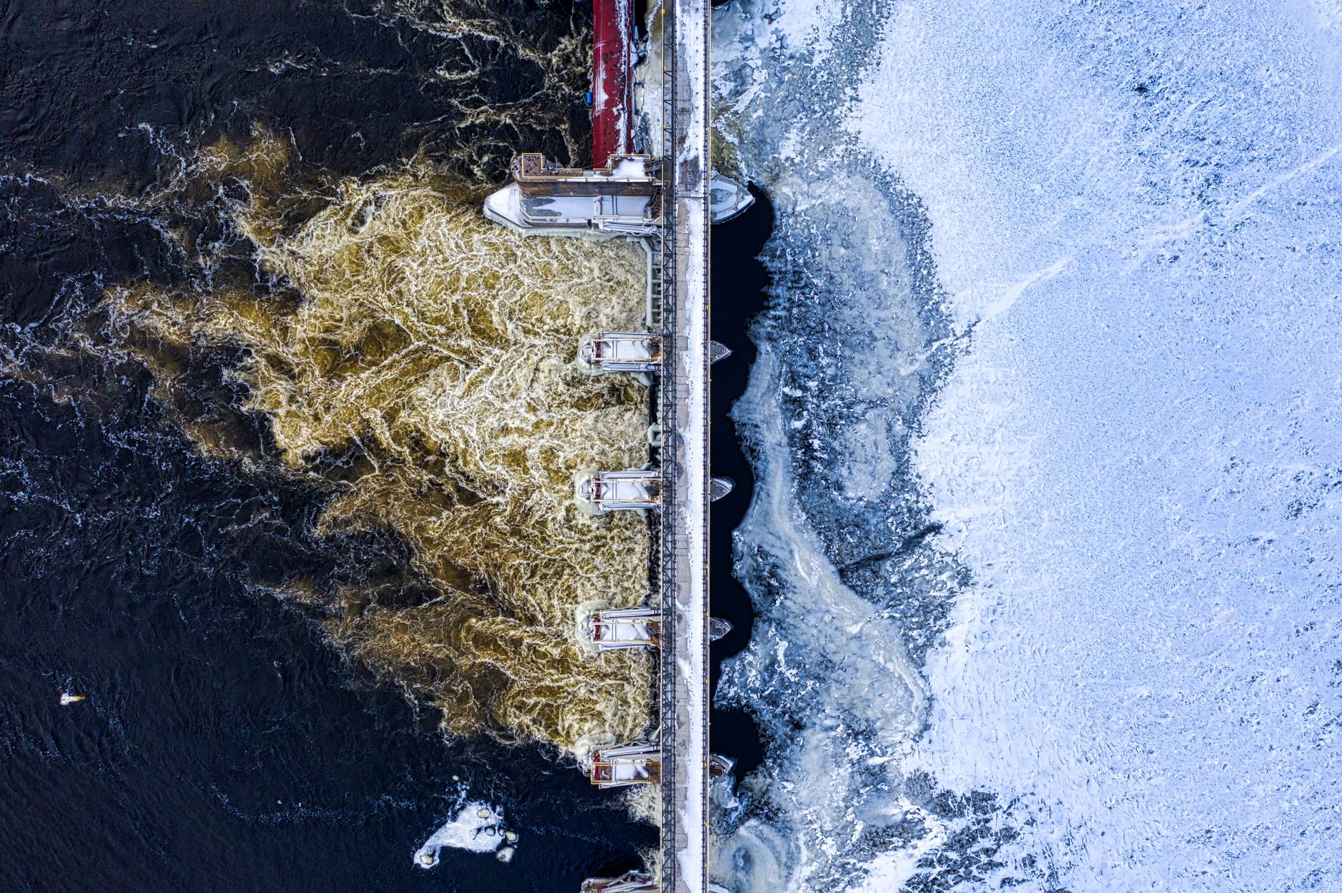 Enbridge (NYSE: ENB) Offers 5.3% Yield for Dividend Investors