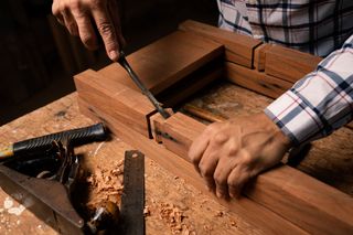 Video thumbnail — hands using a chisel, photo by Daniel Reche on Pexels