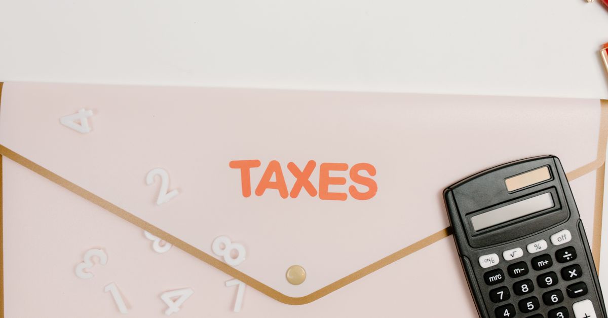 The billionaires telling other billionaires to shut up and pay their taxes The billionaires telling other billionaires to shut up and pay their taxes