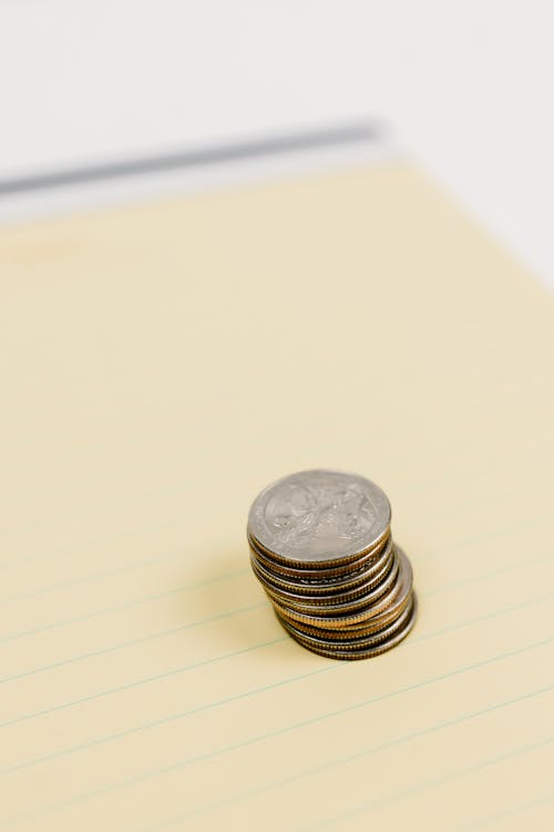 Kostnadsfri bild av gult papper, mynt, närbild