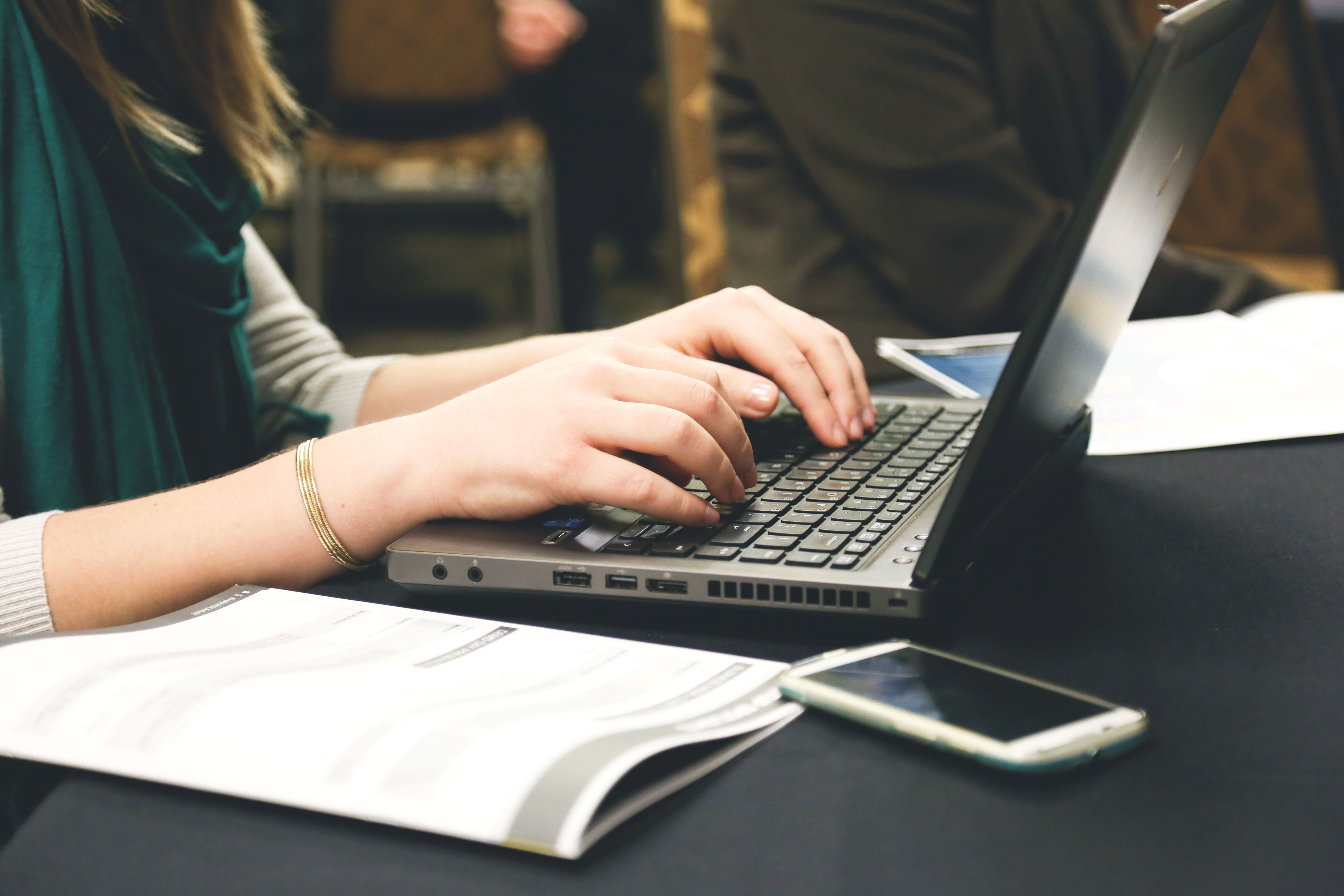 Woman Typing on Laptop \u00b7 Free Stock Photo