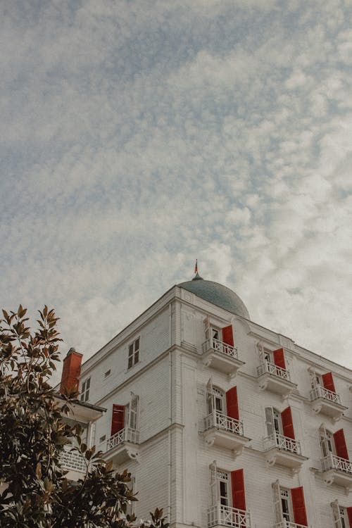 Základová fotografie zdarma na téma architektura, balkony, budova