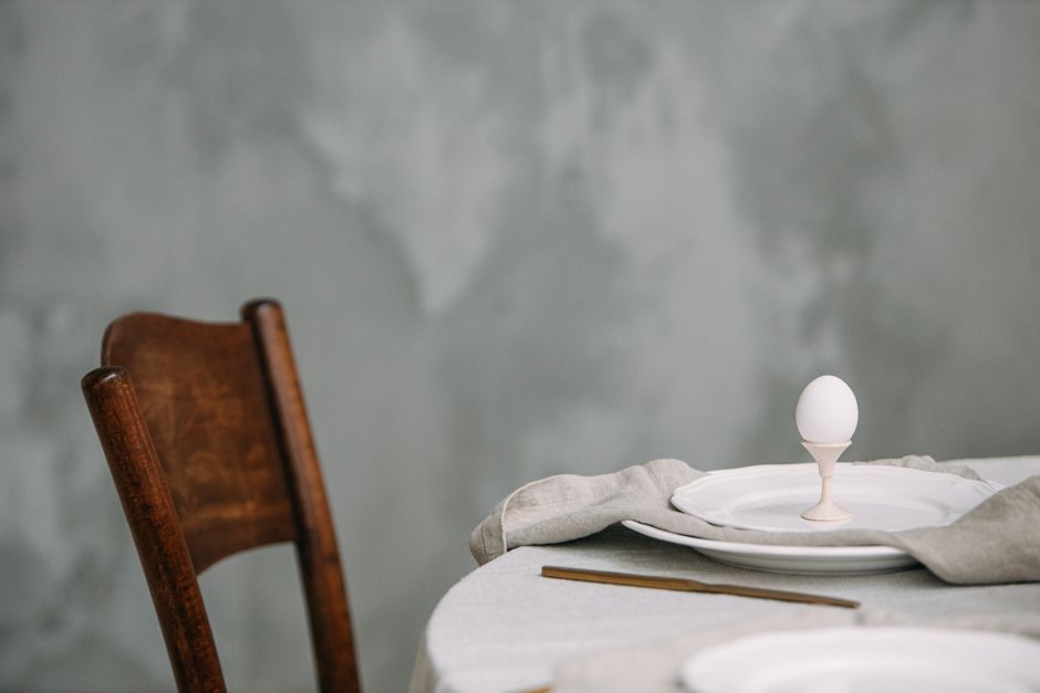 A Guide to Choosing the Perfect Minimalist Table for Your Minimalist Home Minimalist table with simple wooden legs and a low-profile surface