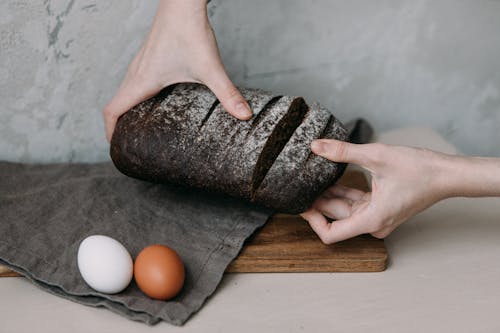 Kostnadsfri bild av ägg, bords servett, bröd