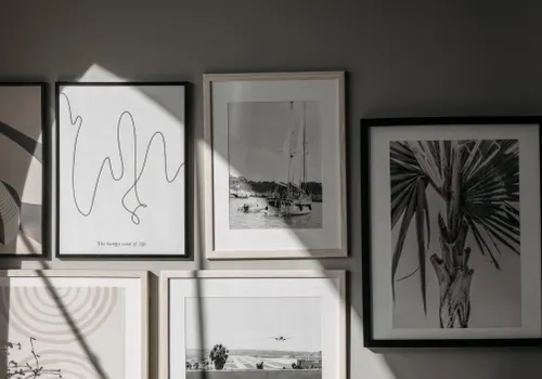 Wall frames display