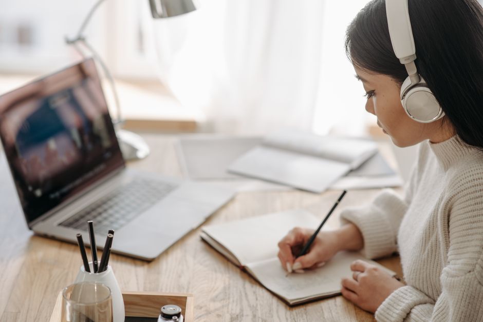 woman taking online quiz