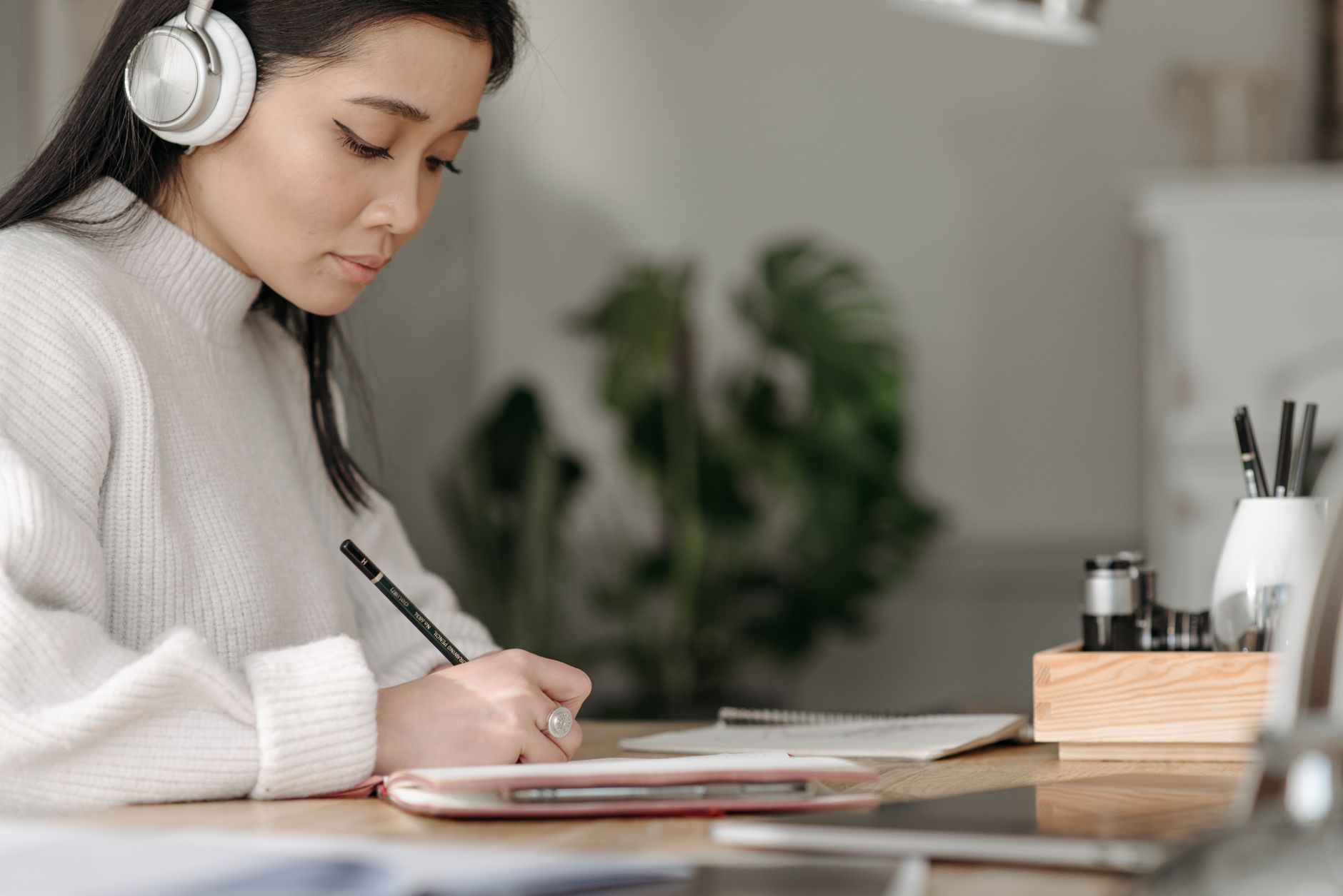 Best Quiet Headphones for Studying Under $50 (2026)