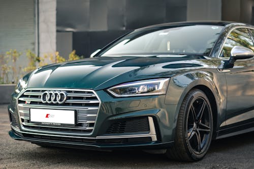 Green Audi S5