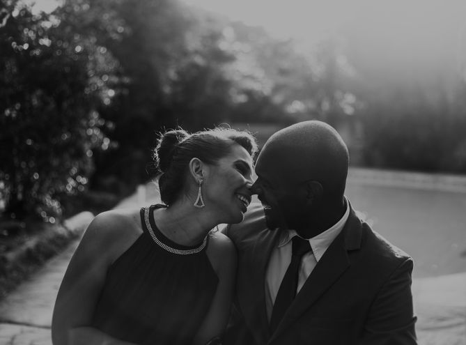 Online dating: starting a conversation on a niche platform