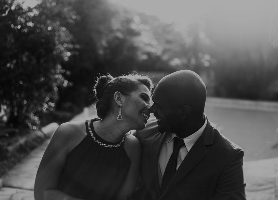 Online dating: starting a conversation on a niche platform