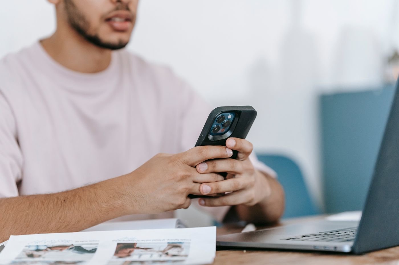 Como Ganhar Dinheiro pelo Celular: 15 Formas Reais para Começar pexels photo 7129026 - Como Ganhar Dinheiro pelo Celular: 15 Formas Reais para Começar