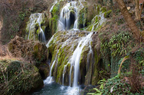 Free Waterfalls with Mossy Rocks Stock Photo