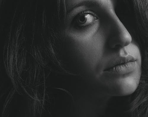 Free Grayscale Photo of Woman's Face Stock Photo