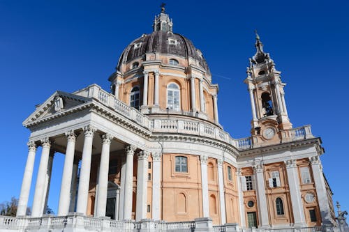 Foto d'estoc gratuïta de arquitectura històrica, basílica de superga, cel blau