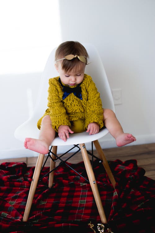 Free stock photo of adults, baby in chair, beautiful