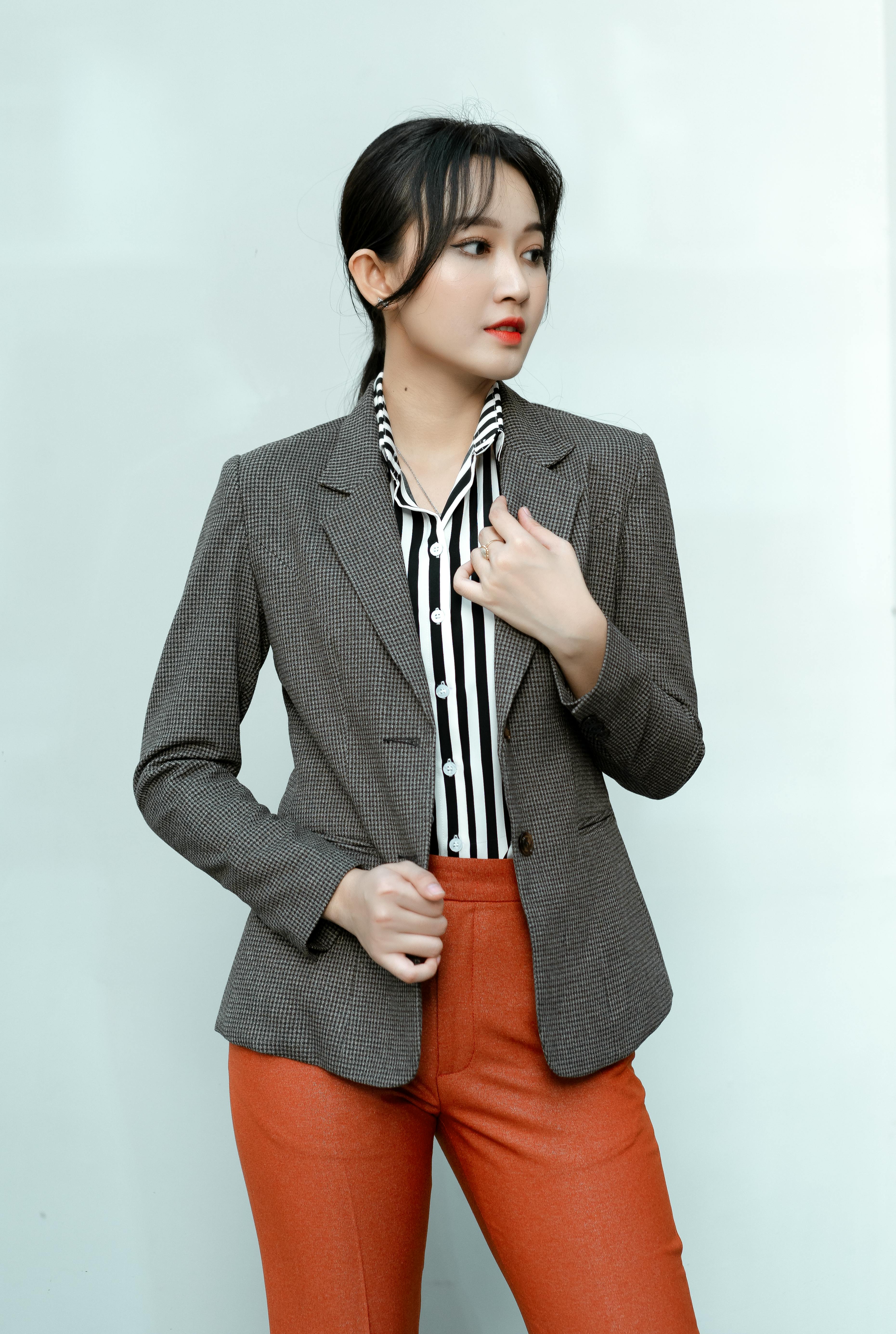 De franc Foto d'estoc gratuïta de asiàtica, aspecte empresarial, blazer a quadres Foto d'estoc