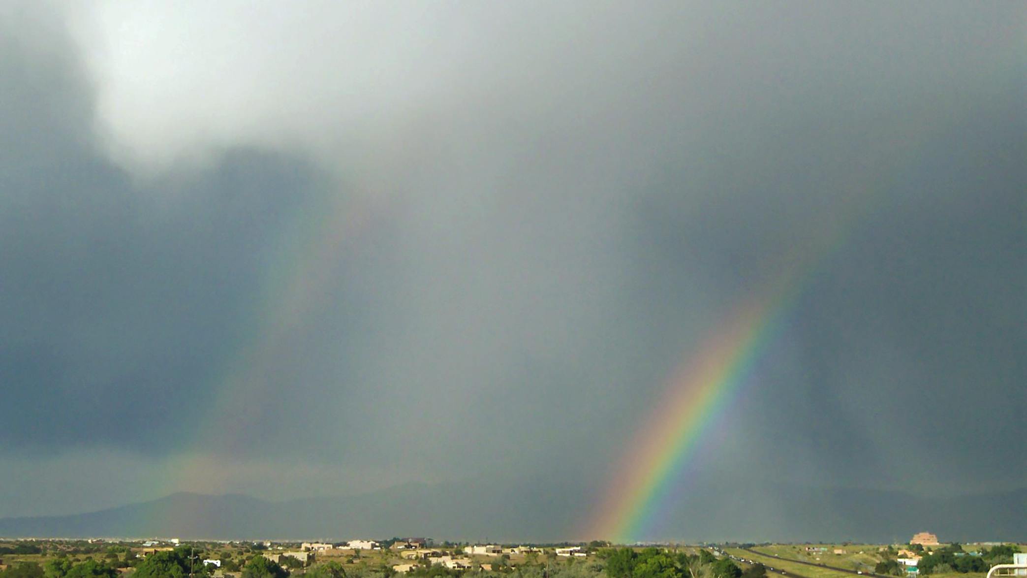 ダブル 荒れ模様の空 虹の無料の写真素材
