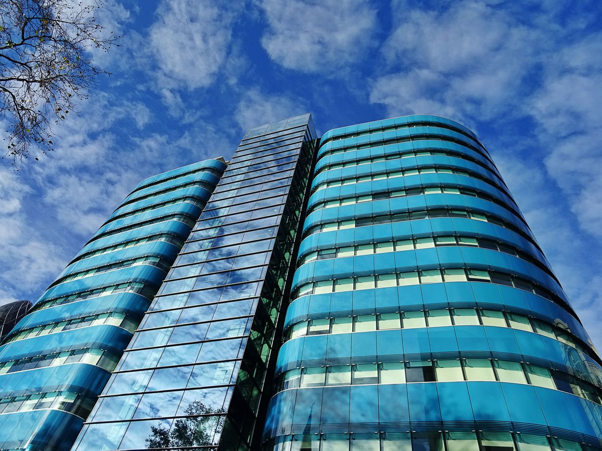 现代写字楼建筑立面 / Contemporary office building architecture