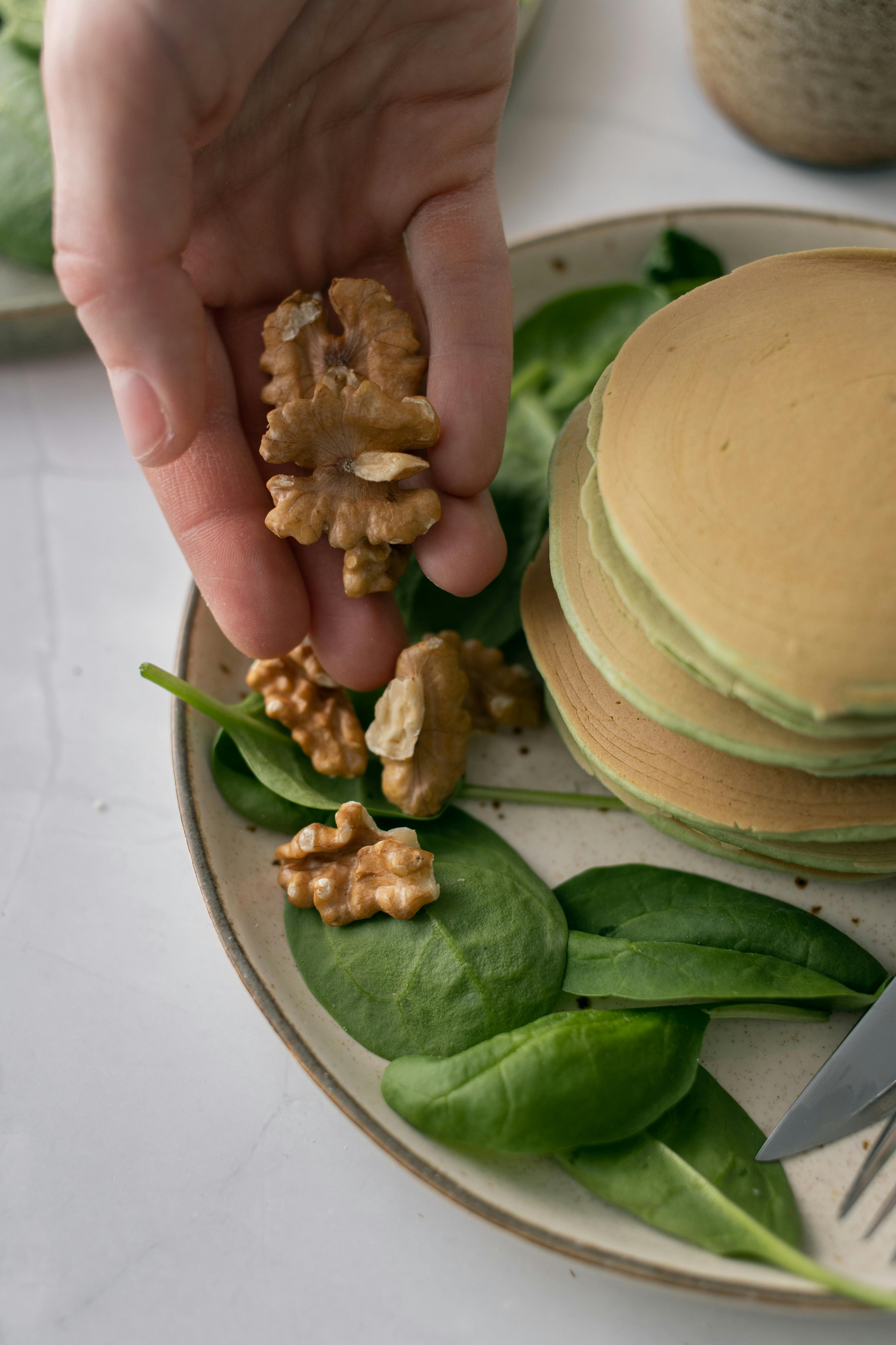 What are 3 benefits of spinach?