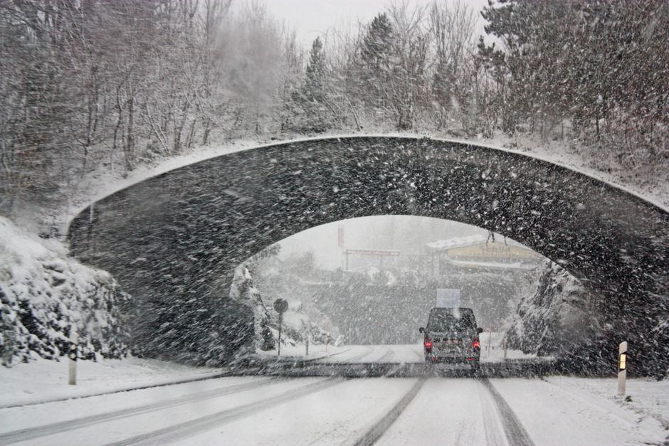 'Extremely Hazardous' Winter Storm Shuts Down Highways Across Northeastern Ontario