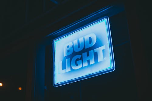 Immagine gratuita di illuminato, insegna al neon, luce al neon