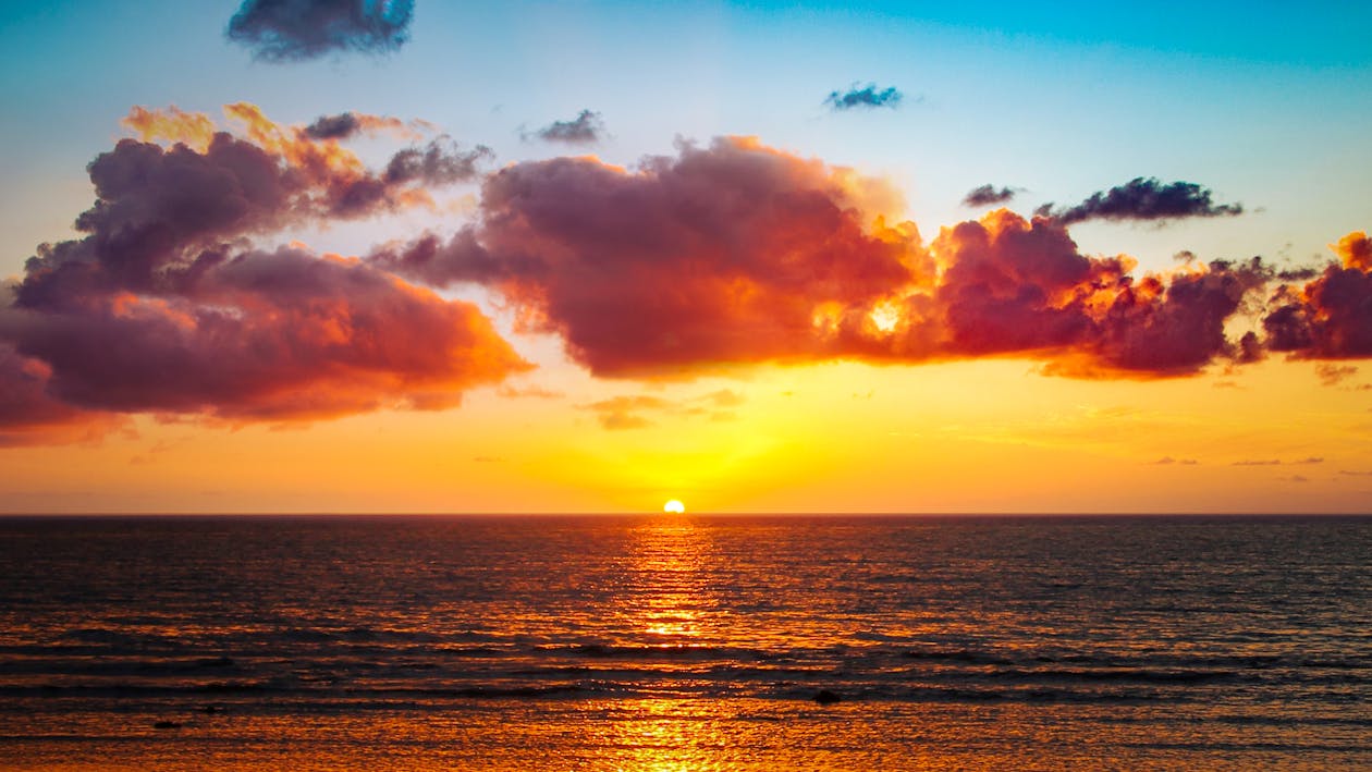 Free Scenic View of Sea during Dusk  Stock Photo