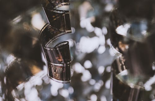 Foto d'estoc gratuïta de desenfocament, fons negre, fotografia