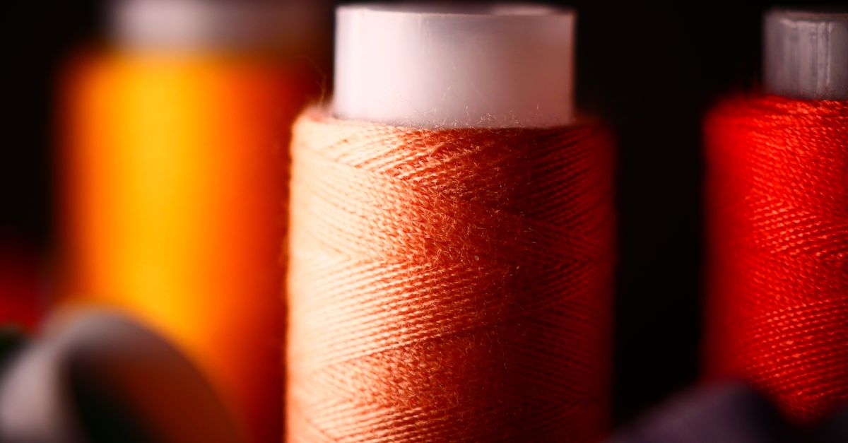 Thread Full Image Close-up Photo of Colorful Threads · meta.free_stock.photo